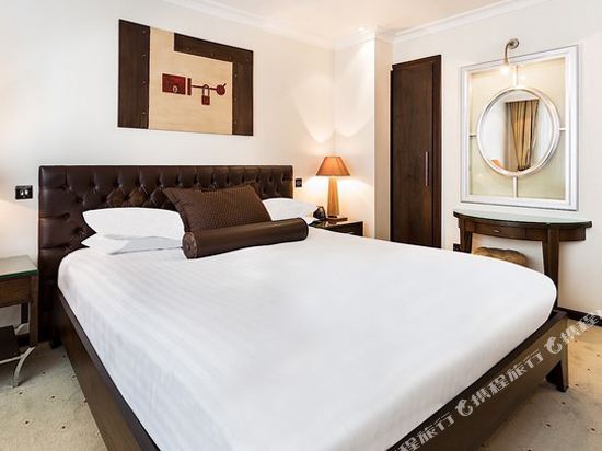 Courthouse Hotel Room Type - Superior Queen Room