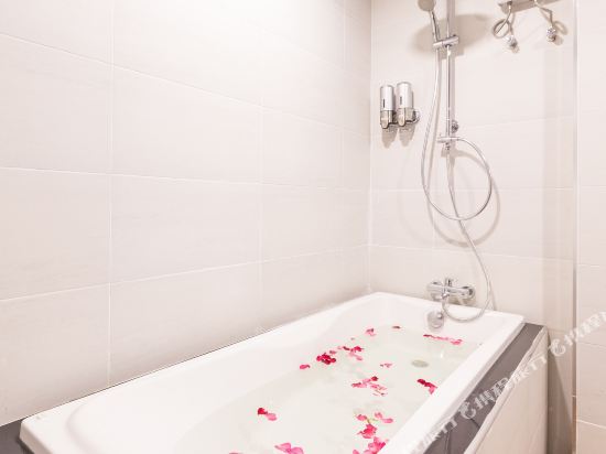 Maneetel  Krabi Beachfront Room Type - Grand Deluxe Double or Twin Room