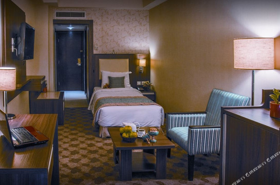 Parsian Enghelab Hotel