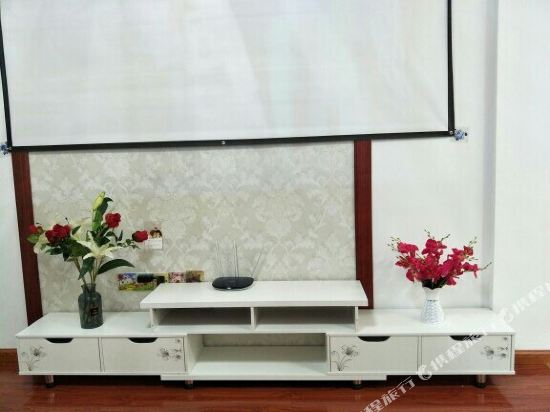 湖州lb冰冰特色民宿(适园西路分店)