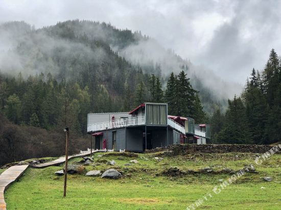 阿坝云隐溪谷特色民宿