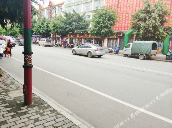 新平戛洒花腰傣酒店