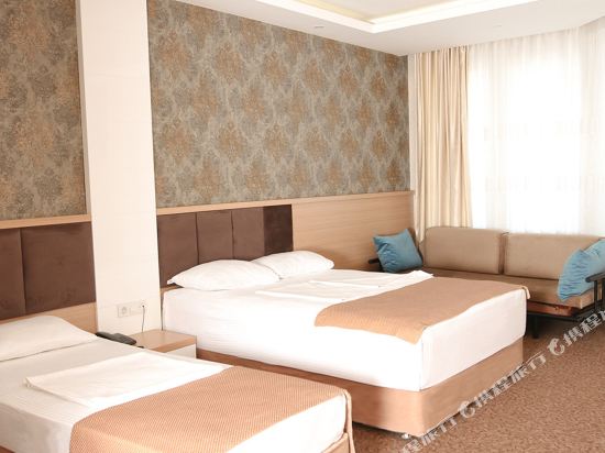 Start Hotel Room Type - Family Room Start Hotel Room Type - Family Room