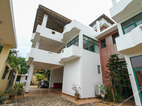 Panadura酒店住宿-OYO 290 Night Station Hotel