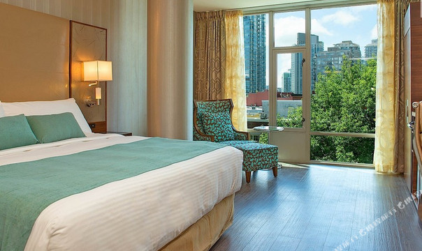 温哥华布鲁酒店