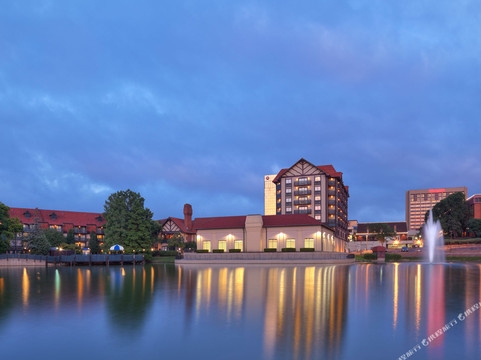 Sheraton Westport Chalet Hotel St. Louis