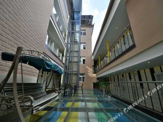 大理怡馨主题酒店