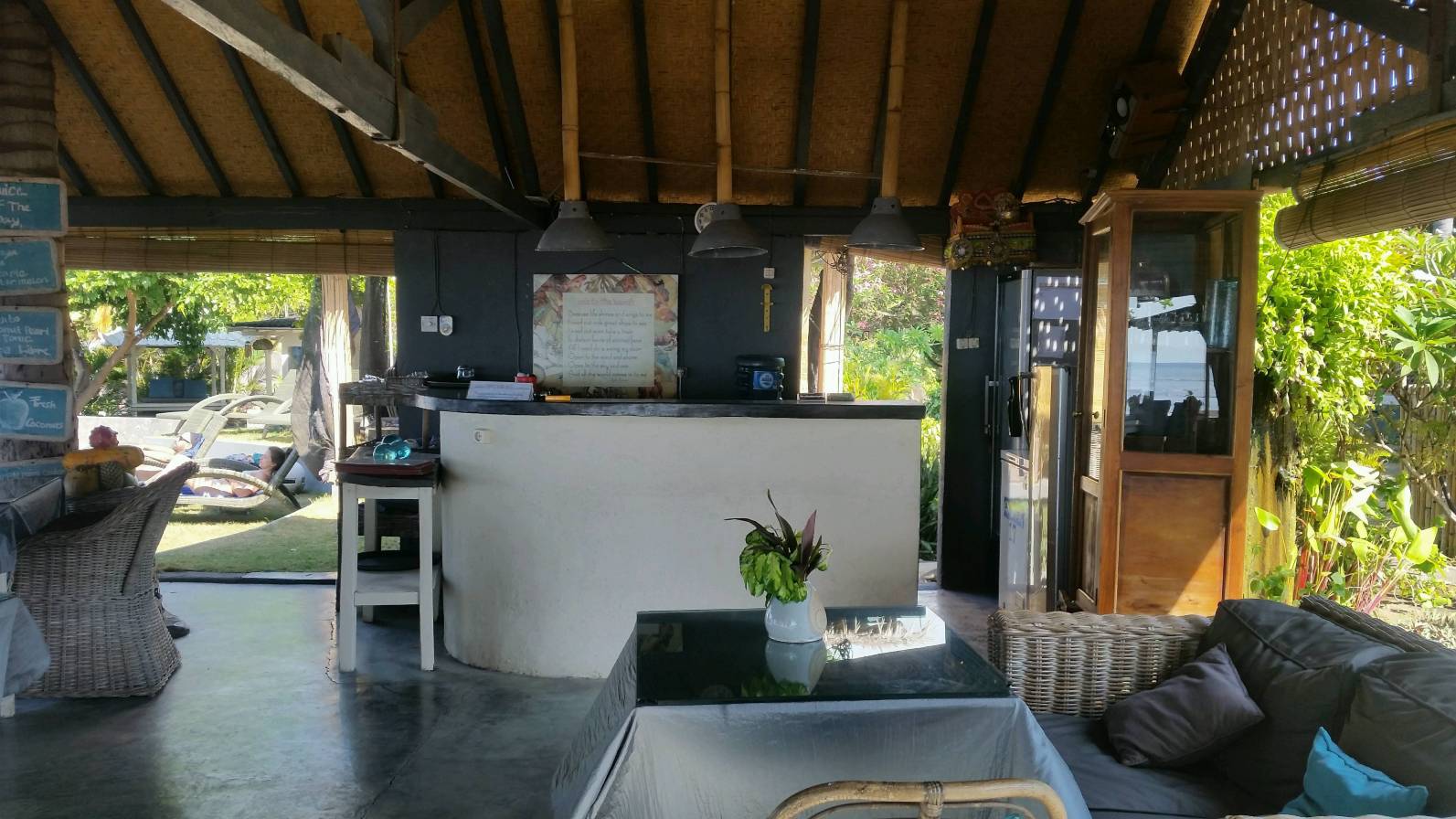 李林罗威那海滩酒店-官方