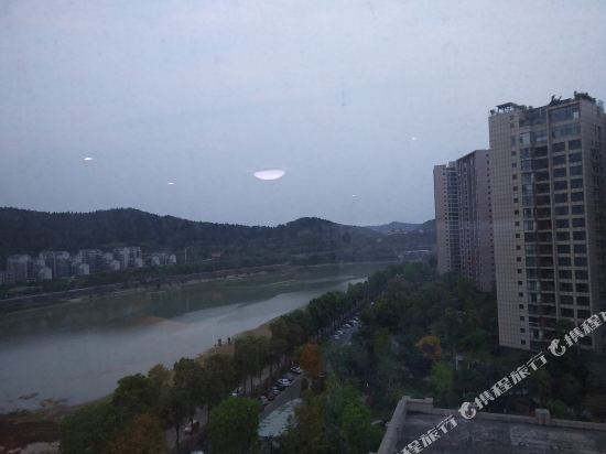 绵阳江景度假公寓