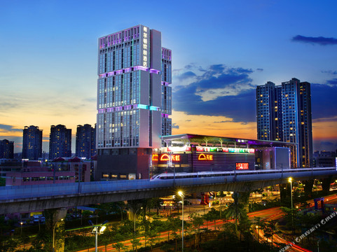 珠海诚丰广场希尔顿欢朋酒店主图