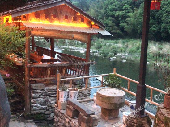 瑶里古镇河畔温馨家居