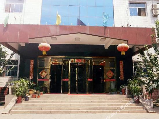北京齐鲁商旅酒店