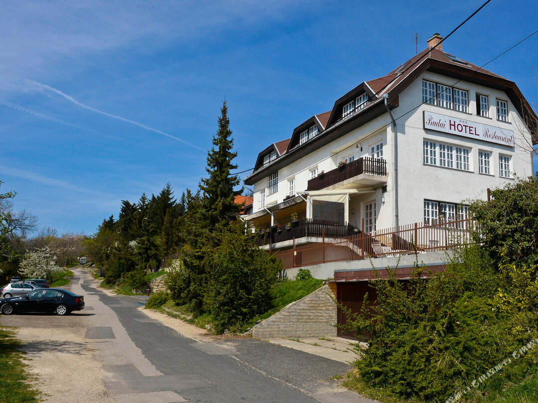 巴戴尔酒店主图