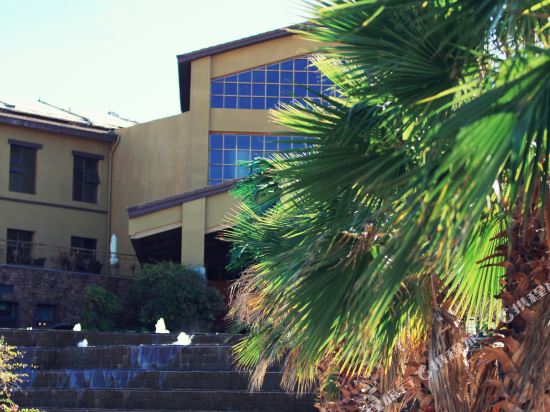 盐边红山度假酒店