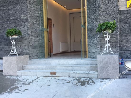 四姑娘山觅宿酒店