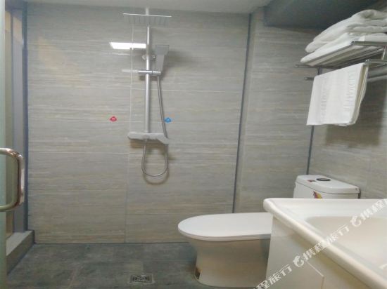 骏怡连锁酒店(郑州火车站人民公园西门店)