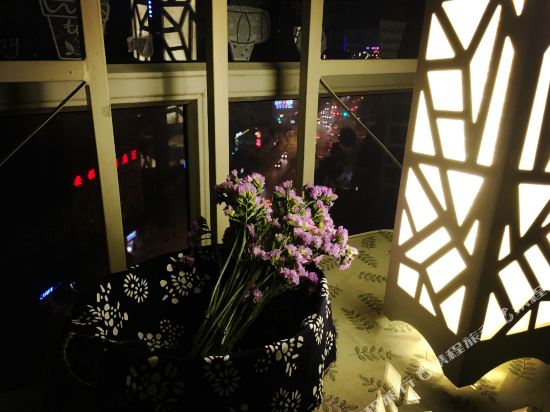 成都而立之前太空舱青年旅舍