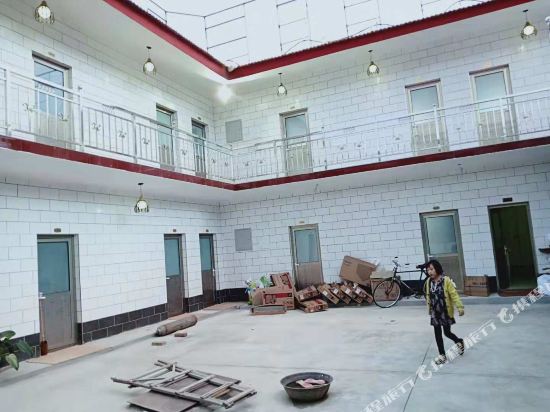 芦芽山主题避暑山庄