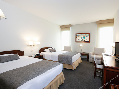 Naranjal酒店住宿-Continental Hotel