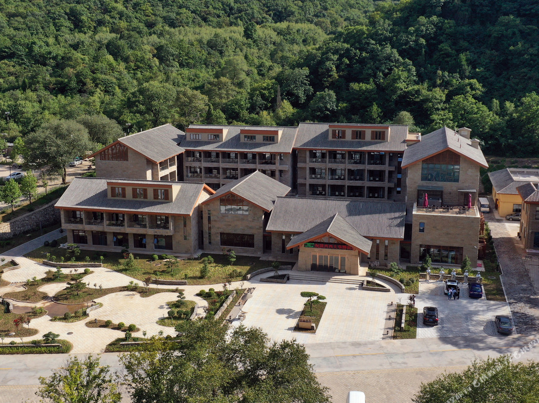 铜川溪山逸居酒店