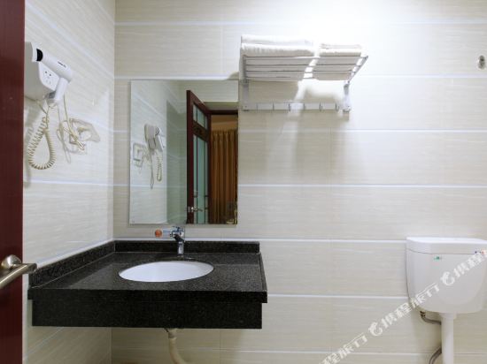 金秀瑶家树酒店