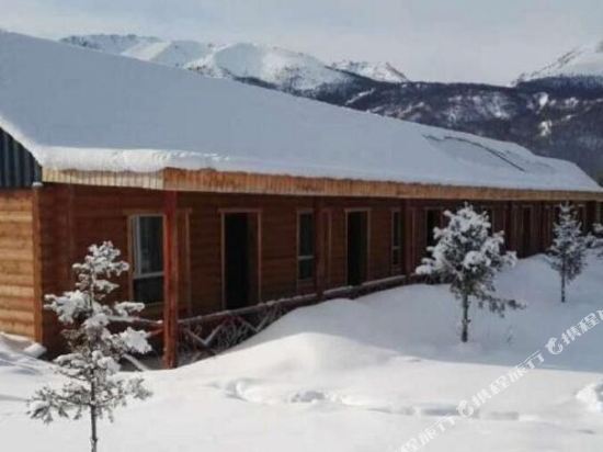 喀纳斯月亮湾一号山庄