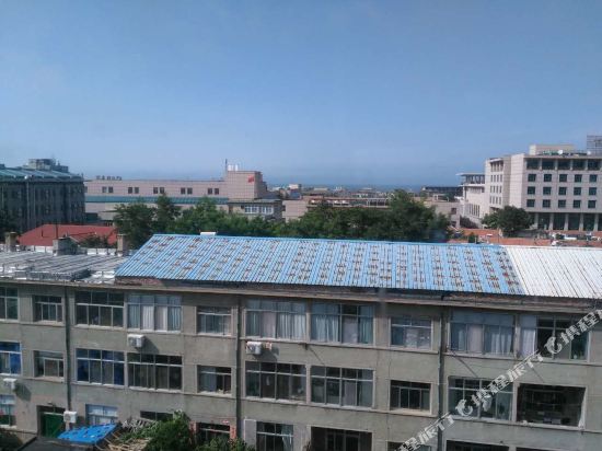 蓬莱临海大三居公寓