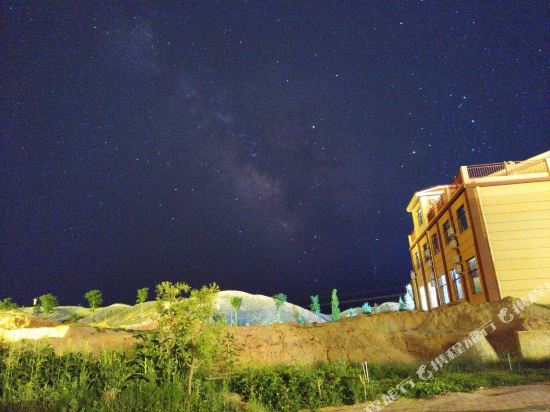 七彩丹霞天宇之家游多多客栈