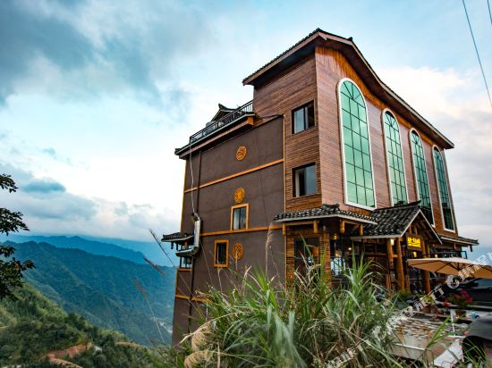 龙脊梯田云上酒店