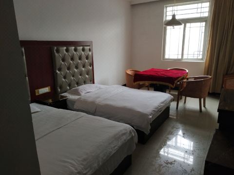Ezhou Jiayuan Hotel