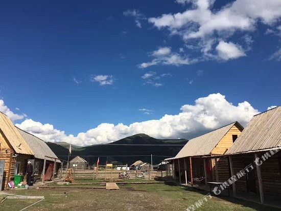 喀纳斯凌霄雾阁山庄