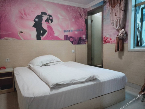 上海90欢乐旅店主图