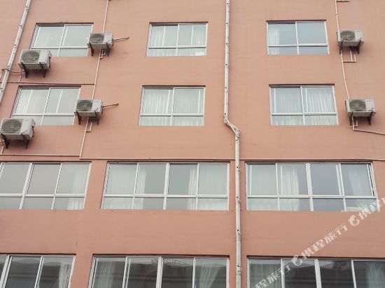 谷城云锦商务酒店