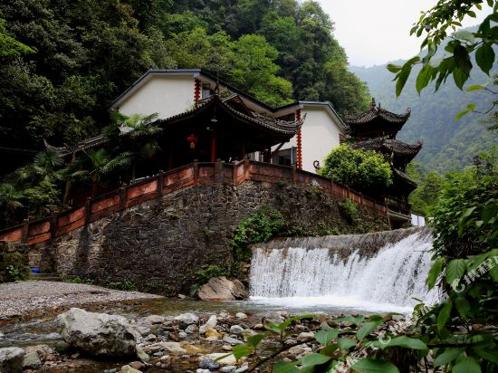 西岭雪山千秋雪山庄