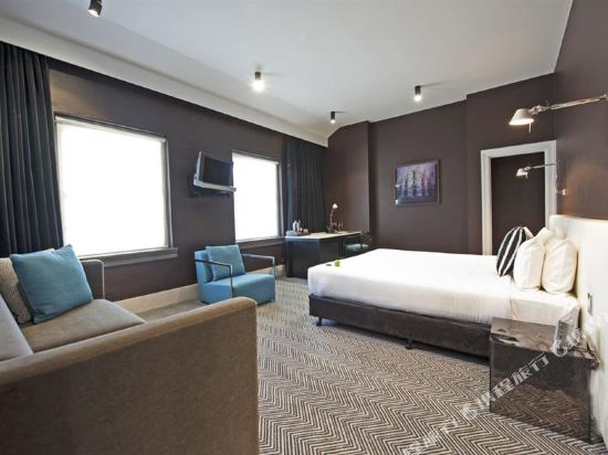 Peppers Gallery Hotel Canberra Room Type - Peppers King with Bath