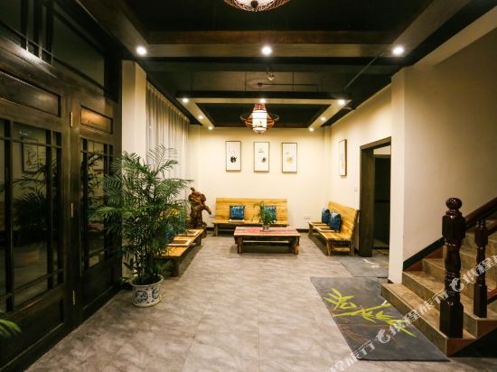 阳朔河岸竹林度假酒店