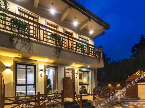 洪雅17舍河畔·泳池温泉精品酒店