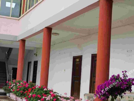 宁蒗青娜鲁酒店