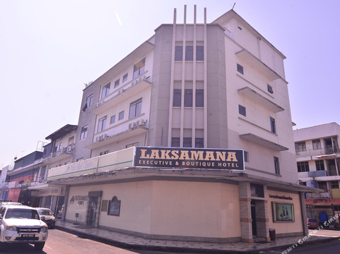 OYO 43960 Laksamana Executive & Boutique Hotel