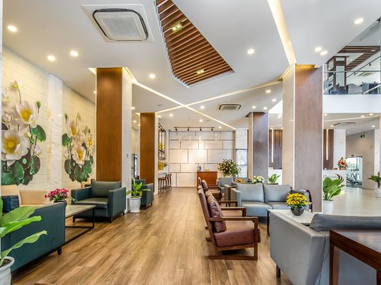 Da Nang Riverside Hotel