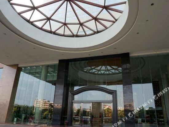 高州乐天温泉酒店