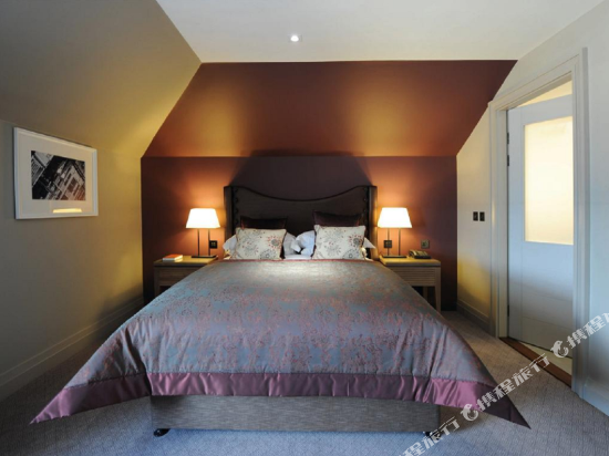 Macdonald Windsor Hotel Room Type - Deluxe Double Room