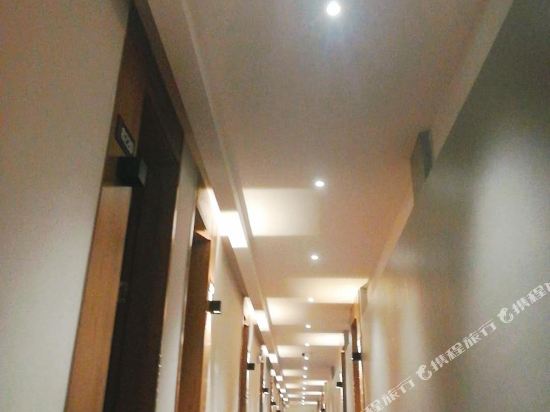 曲阜壹悦健身绿萝酒店