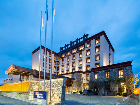 香格里拉县酒店住宿-香格里拉實力希爾頓花園酒店