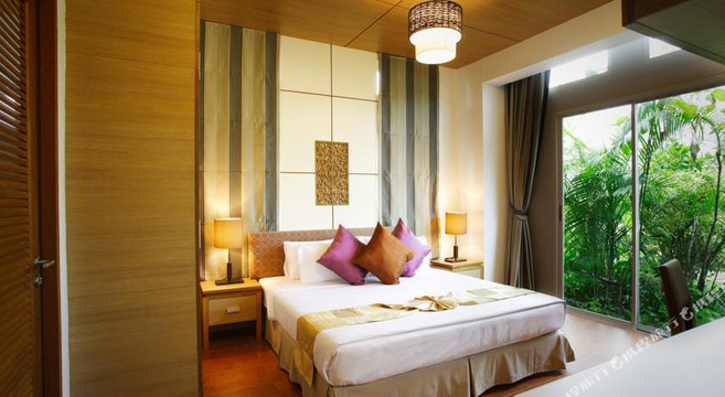 搭察万餐饮度假村主图