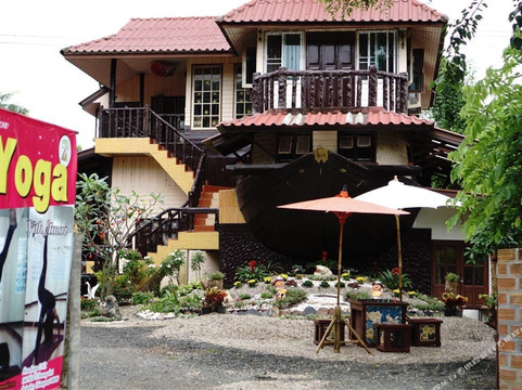 Mae Pong酒店住宿-Flow Yoga CNX House