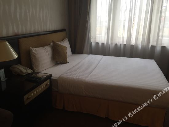 Capital Garden Hotel Room Type - Deluxe Room