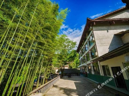 峨眉山洁雅酒店