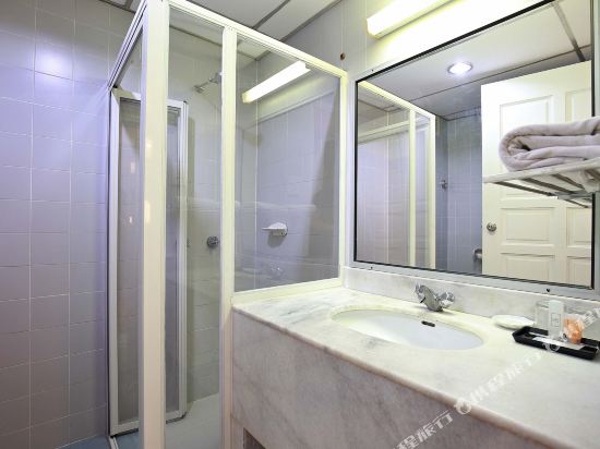 The Putra Regency Hotel Room Type - Superior Twin