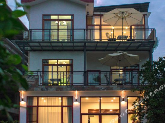 阳朔望山栖居酒店